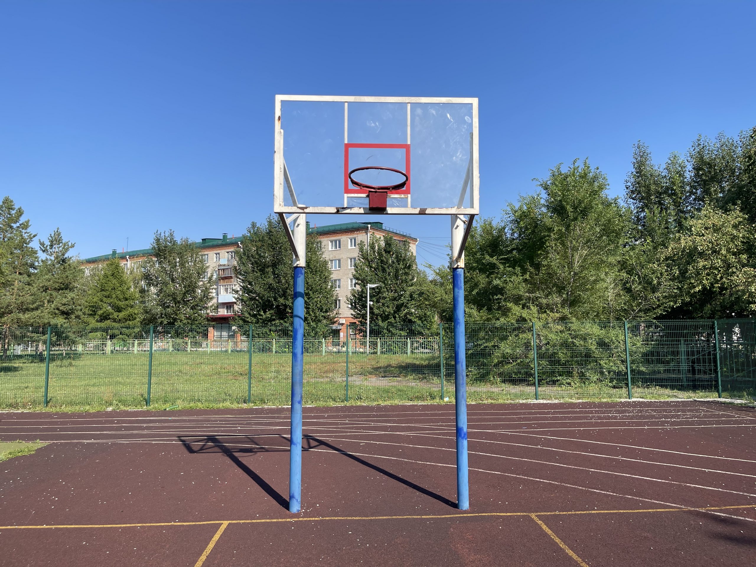 Баскетбольная площадка возле Школы №11