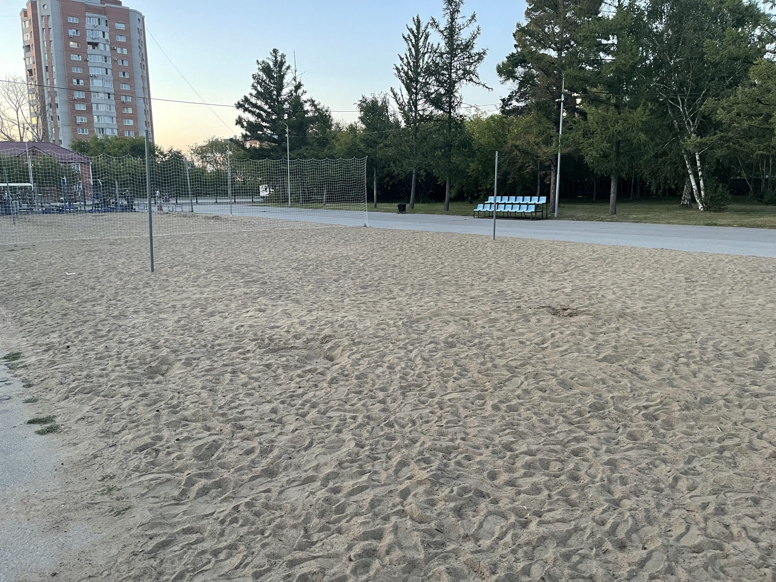 Волейбольные площадки возле стадиона «Красная Звезда»