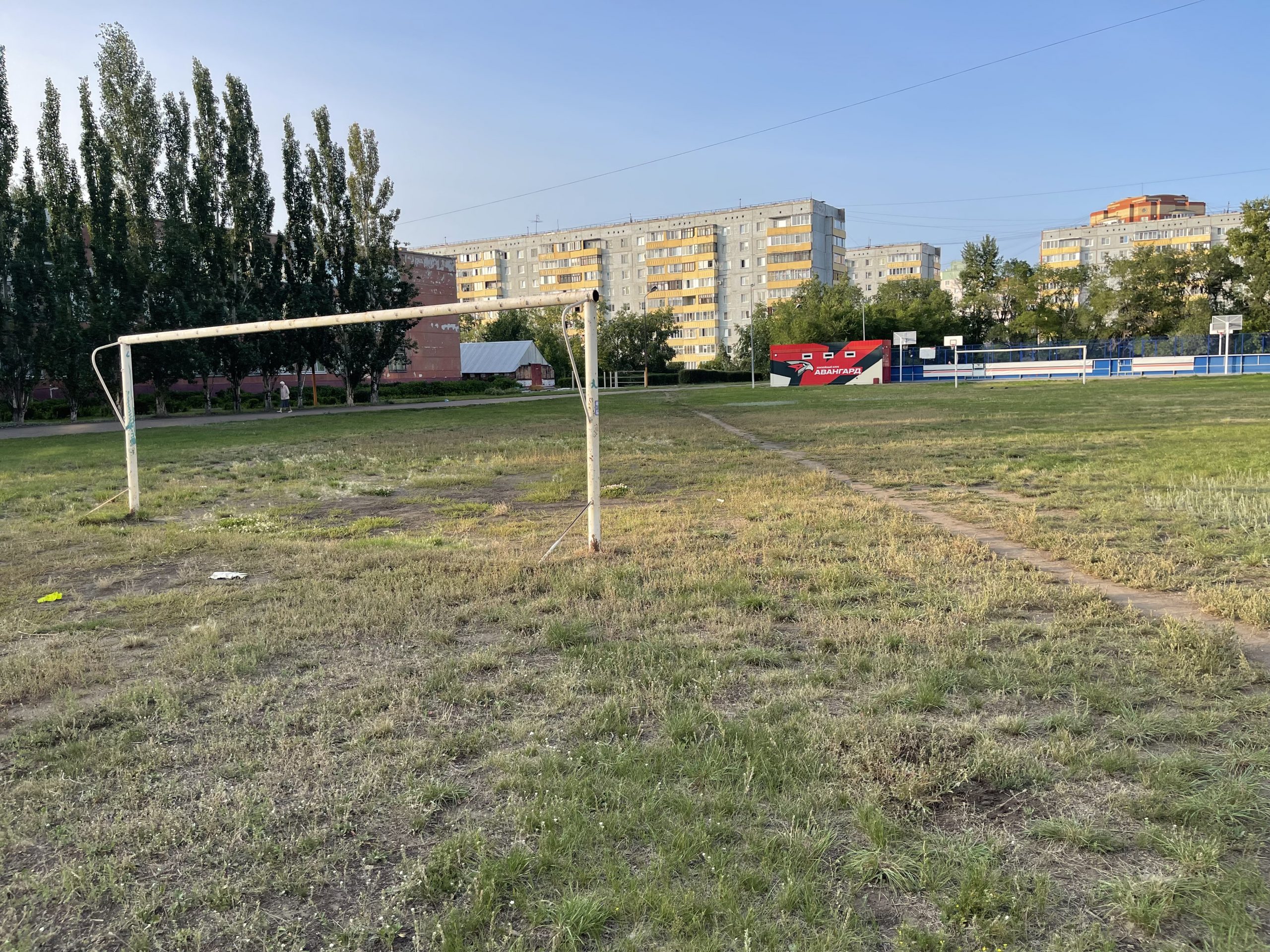 Футбольное поле возле Гимназии 139