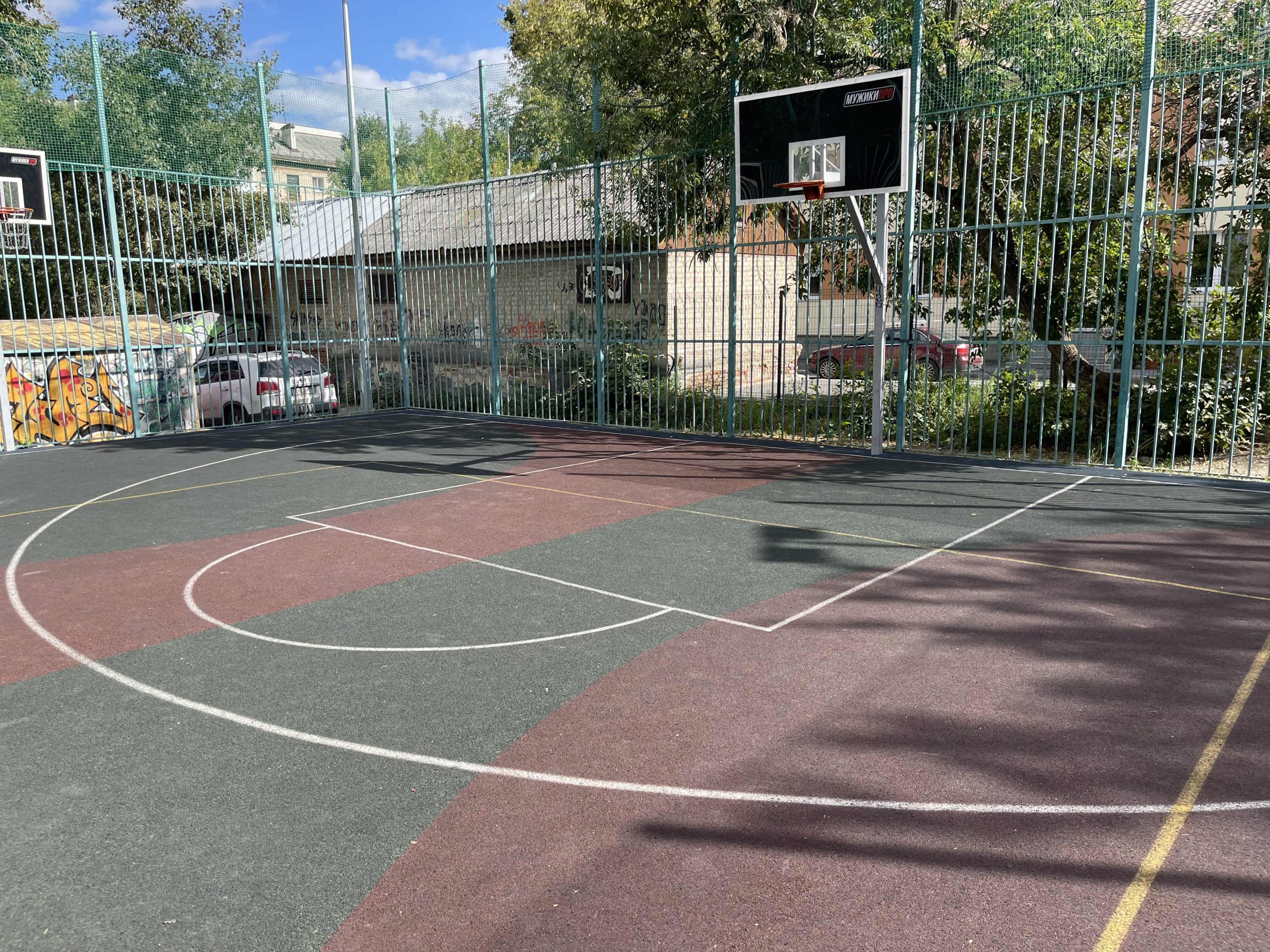 Баскетбольная площадка на ул. Московская, 47