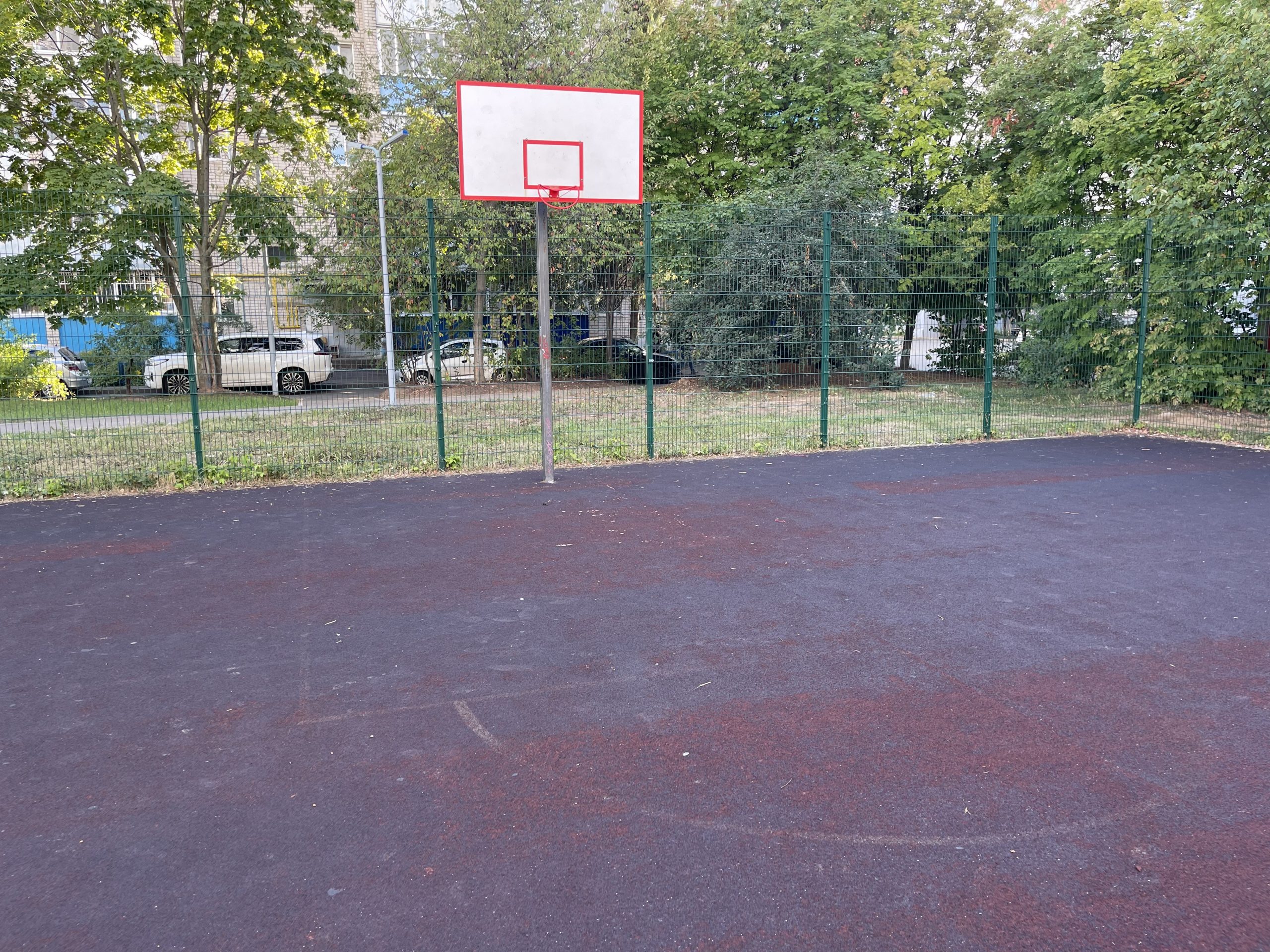 Баскетбольная площадка на ул. Хусаина Мавлютова, 31