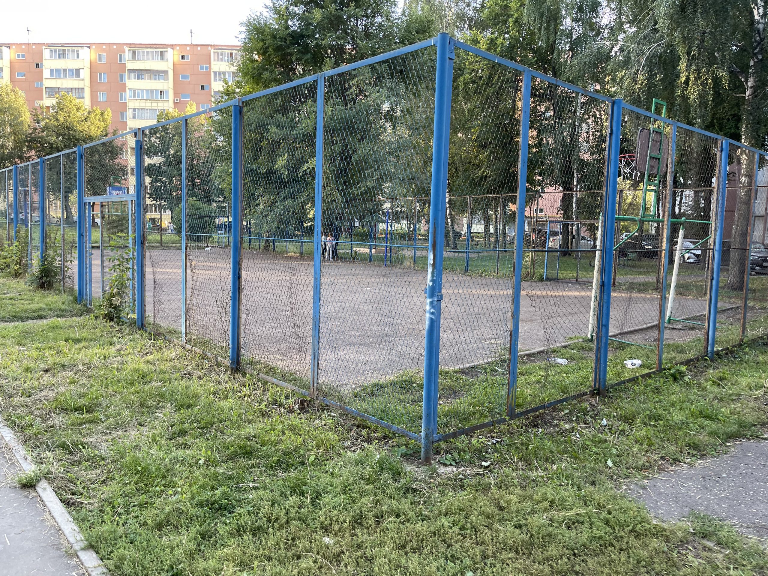Спортивная площадка на улица Рихарда Зорге, 111