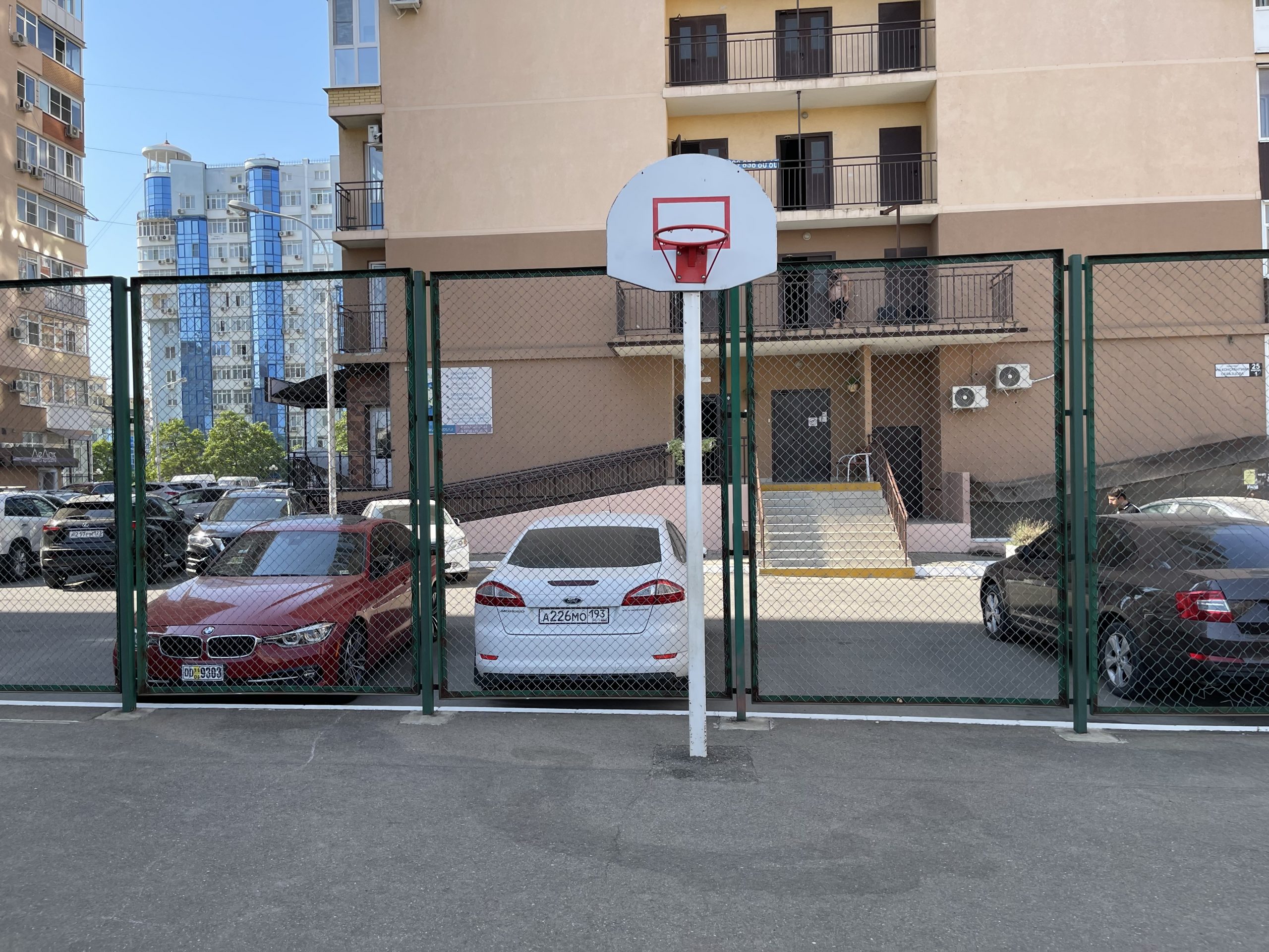 Баскетбольная площадка на проспекте Константина Образцова, 25к1