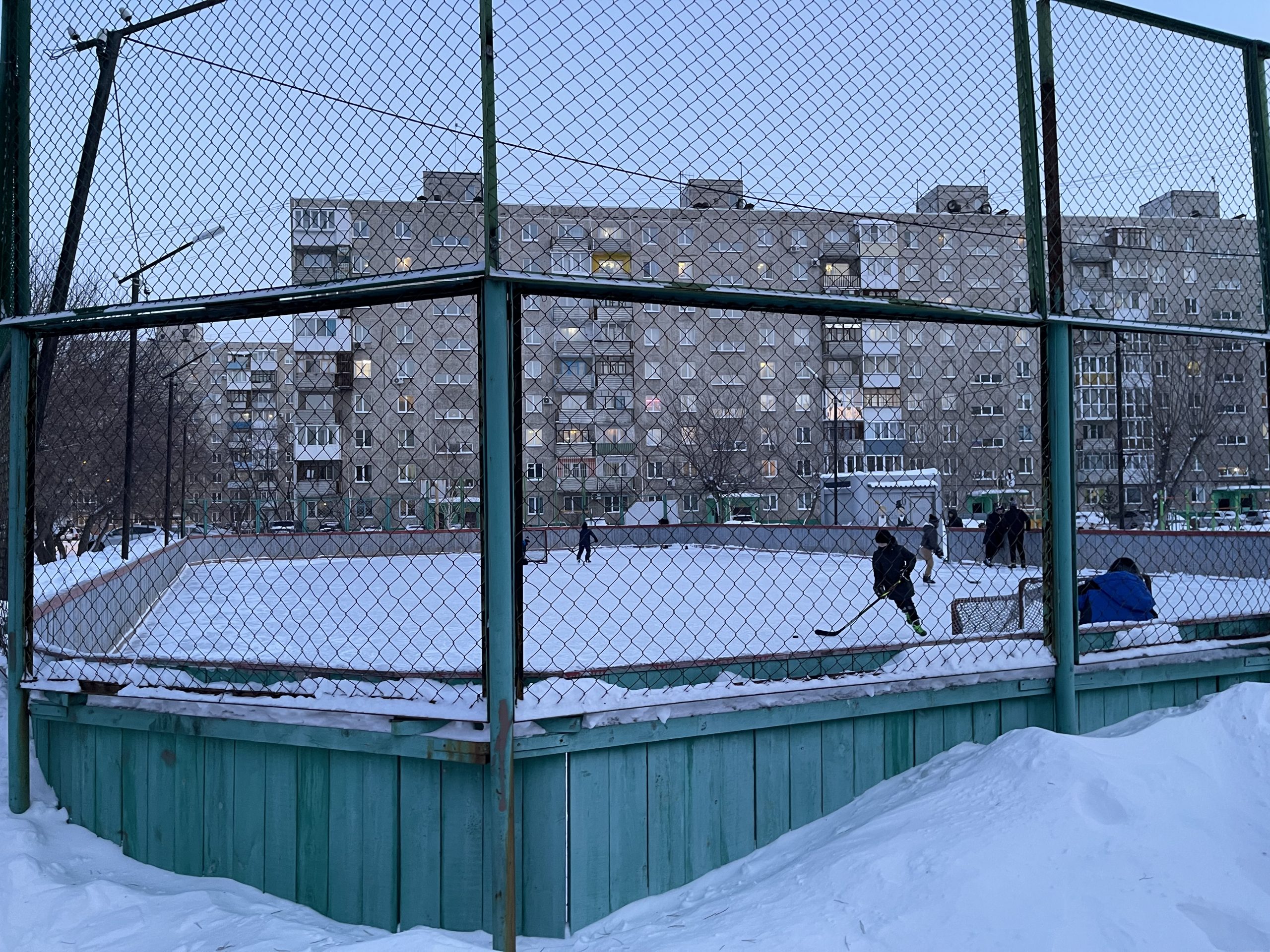 Хоккейная коробка на проспекте Менделеева, 31