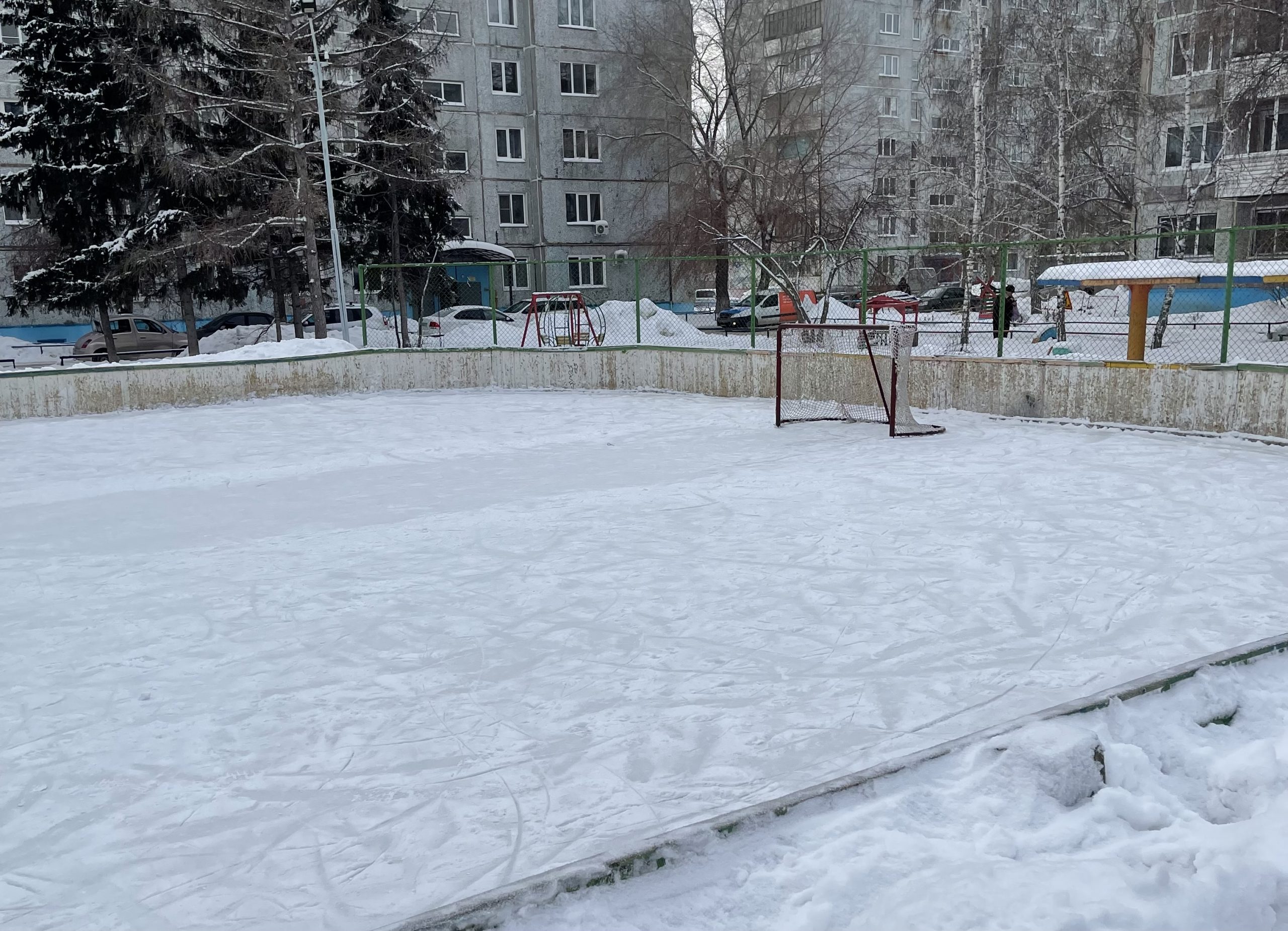 Хоккейная коробка на ул. Волгоградская , 24
