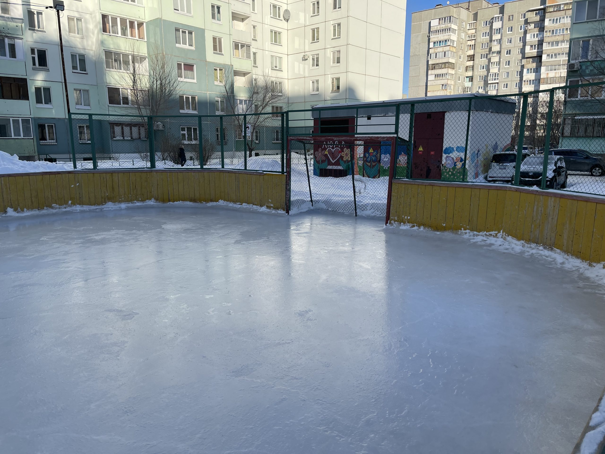 Хоккейная коробка на ул. Дианова, 20
