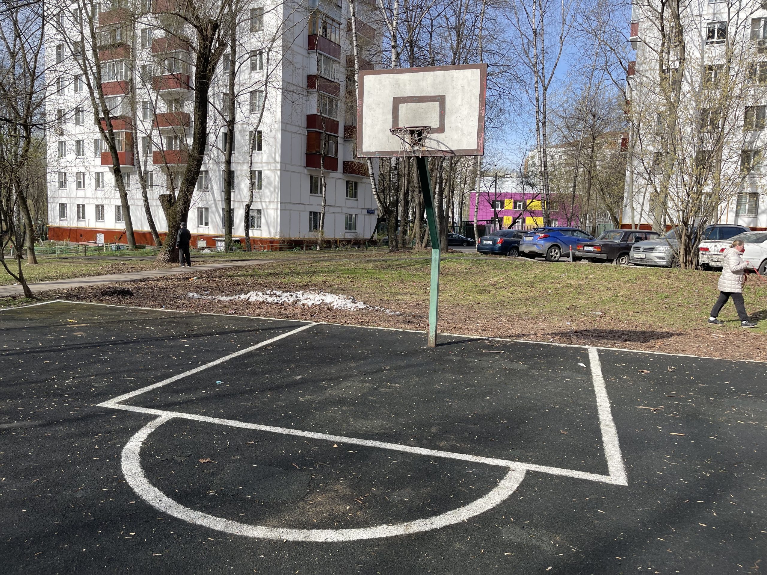 Баскетбольная площадка на ул. Широкая 10, к2