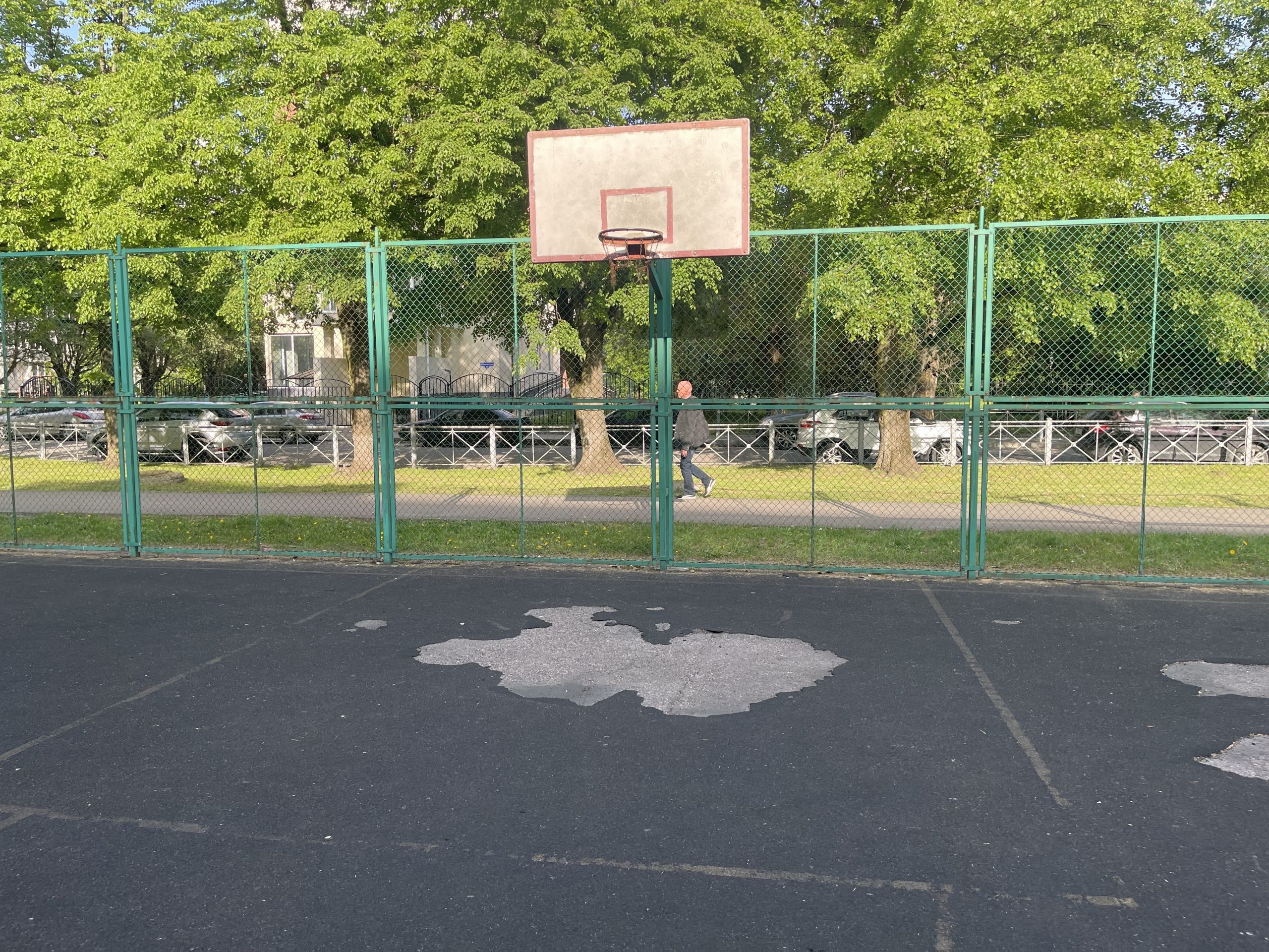 Баскетбольная площадка на ул. Ленинский проспект 63А
